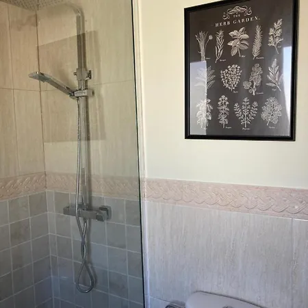 Bonita Casa A Estrenar En Paraje Natural A 35 Minutos De Sevilla